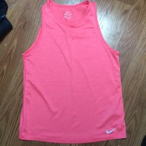 Nike fit tank